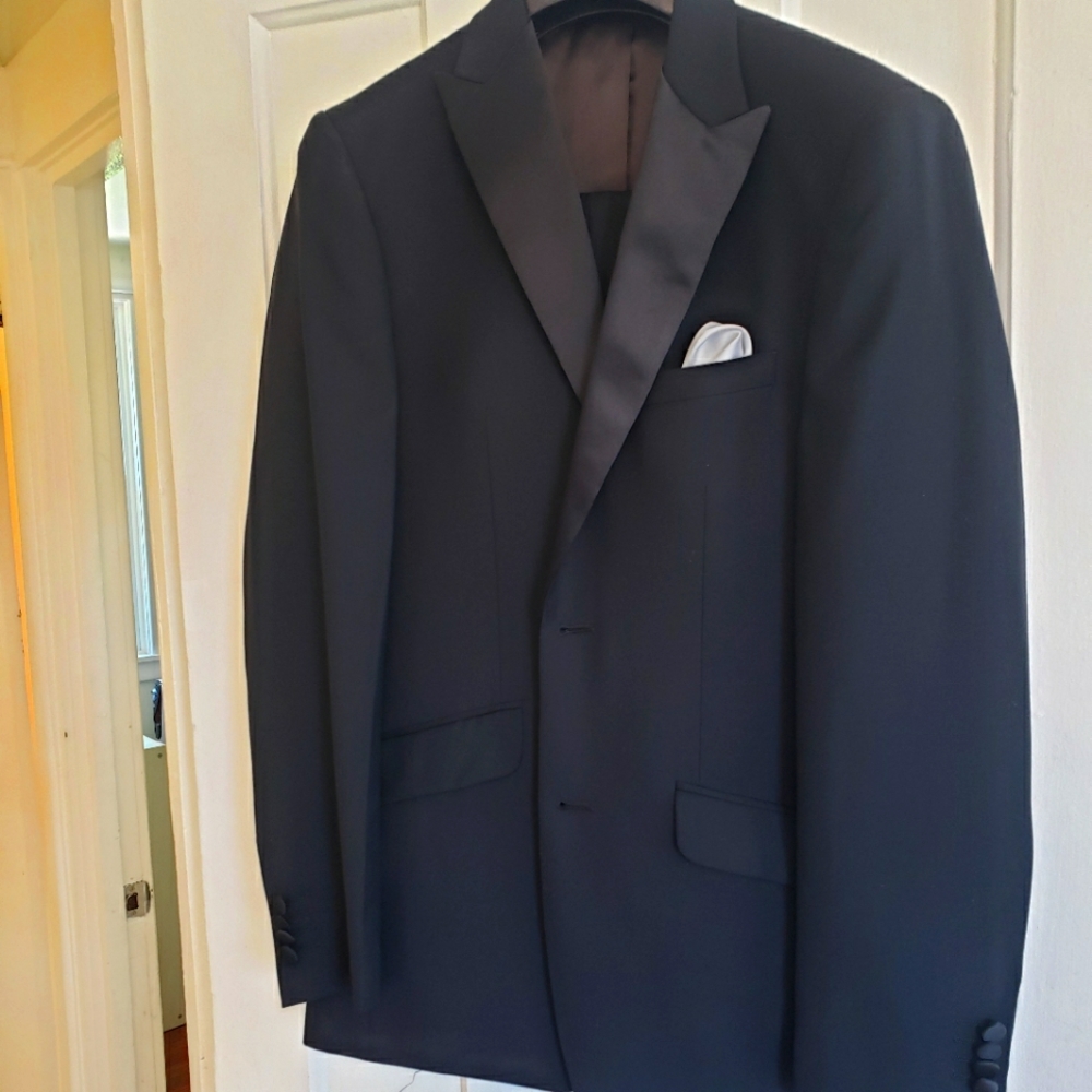High quantity Renoir tuxedo /pants /suspenders / shirt / cuffliink